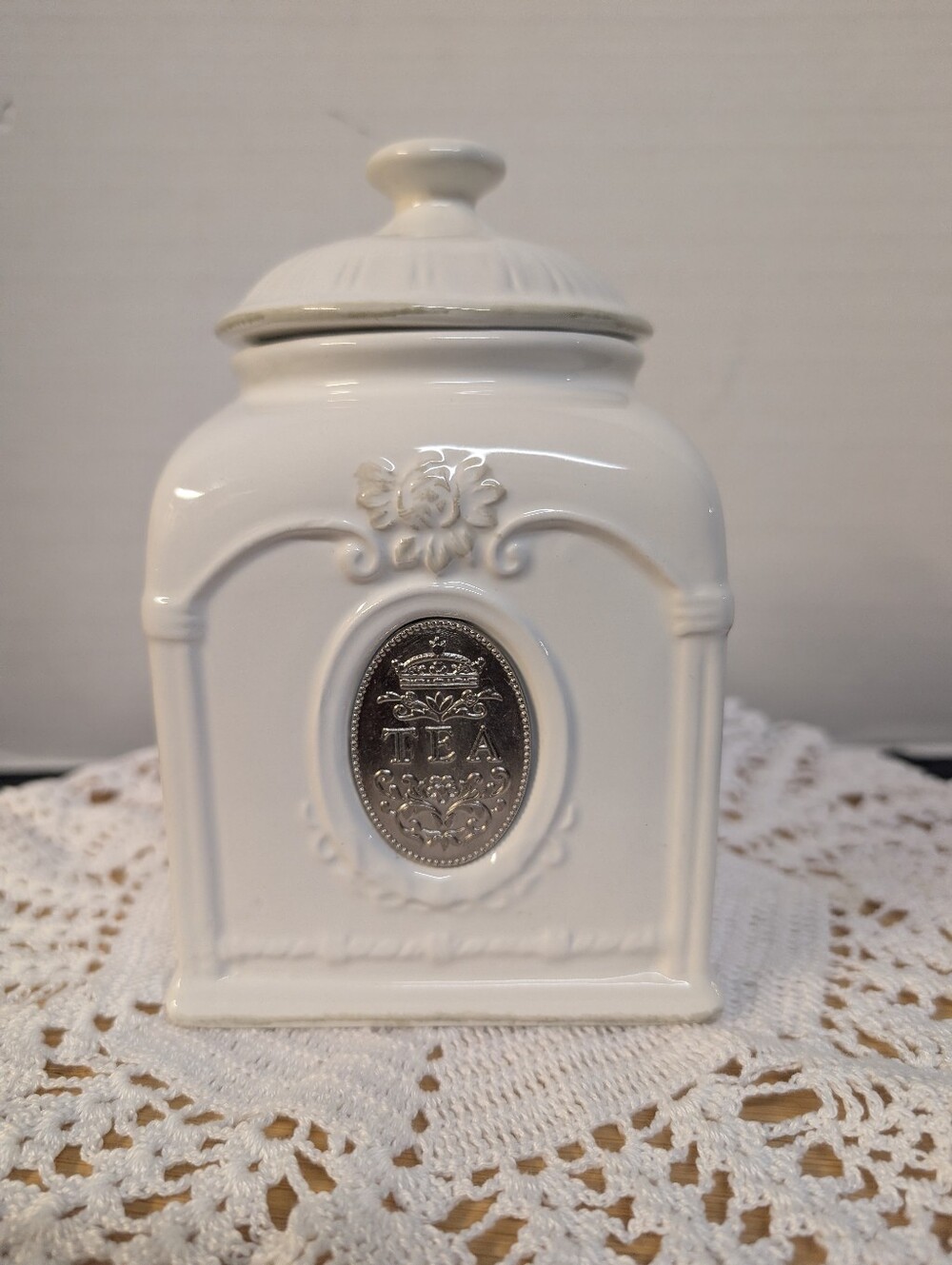New Vintage Bombay Company “Priscilla” Tea Bag Storage Container Ceramic Jar